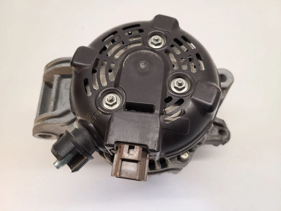 Alternador Ford Fusion 2013-2016 sin asientos térmicos DS7T10300DB Foto 2 de 4