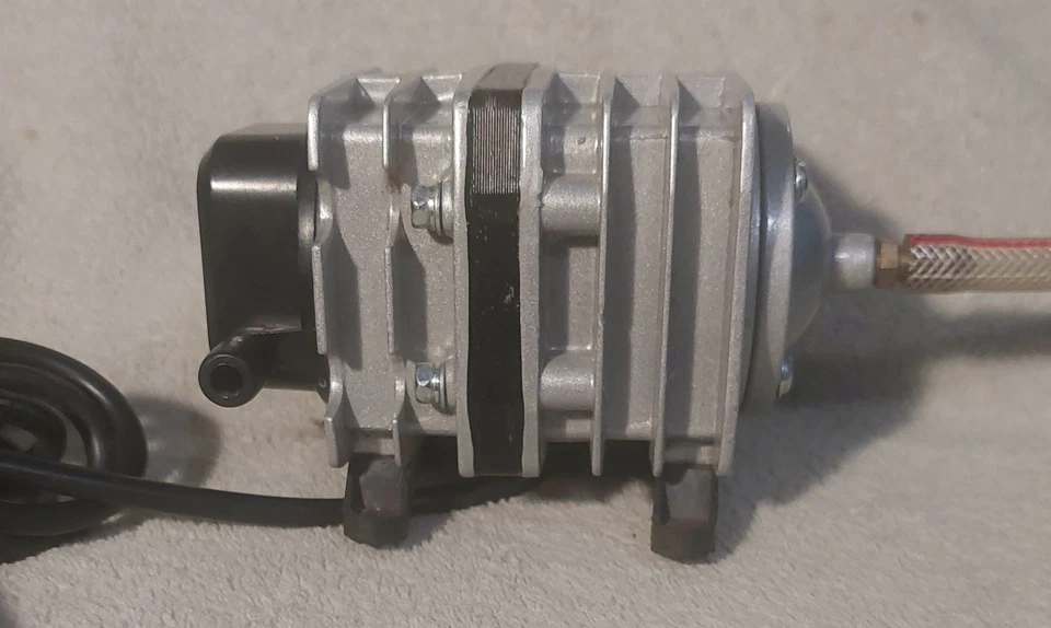 EcoPlus Eco Model 728450 793 GPH Aquarium Hydroponics Air Pump W/ Attachments - Image 3 of 4