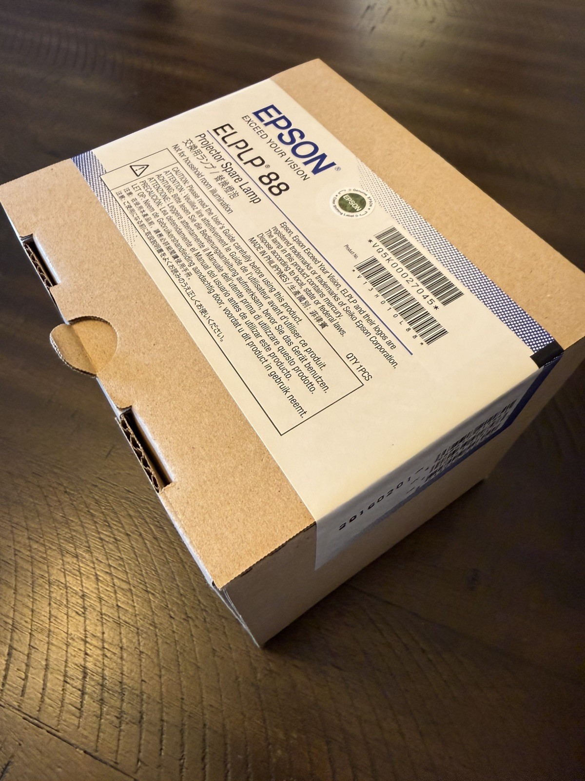 Genuine EPSON ELPLP88 Projector lamp, New, Sealed