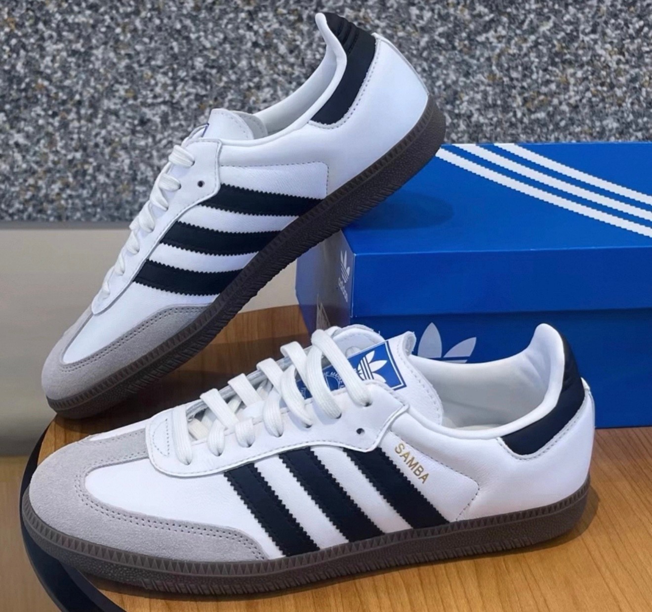 adidas Originals Samba OG White Retro Sneakers Casual Low Top Lace Up Men Women