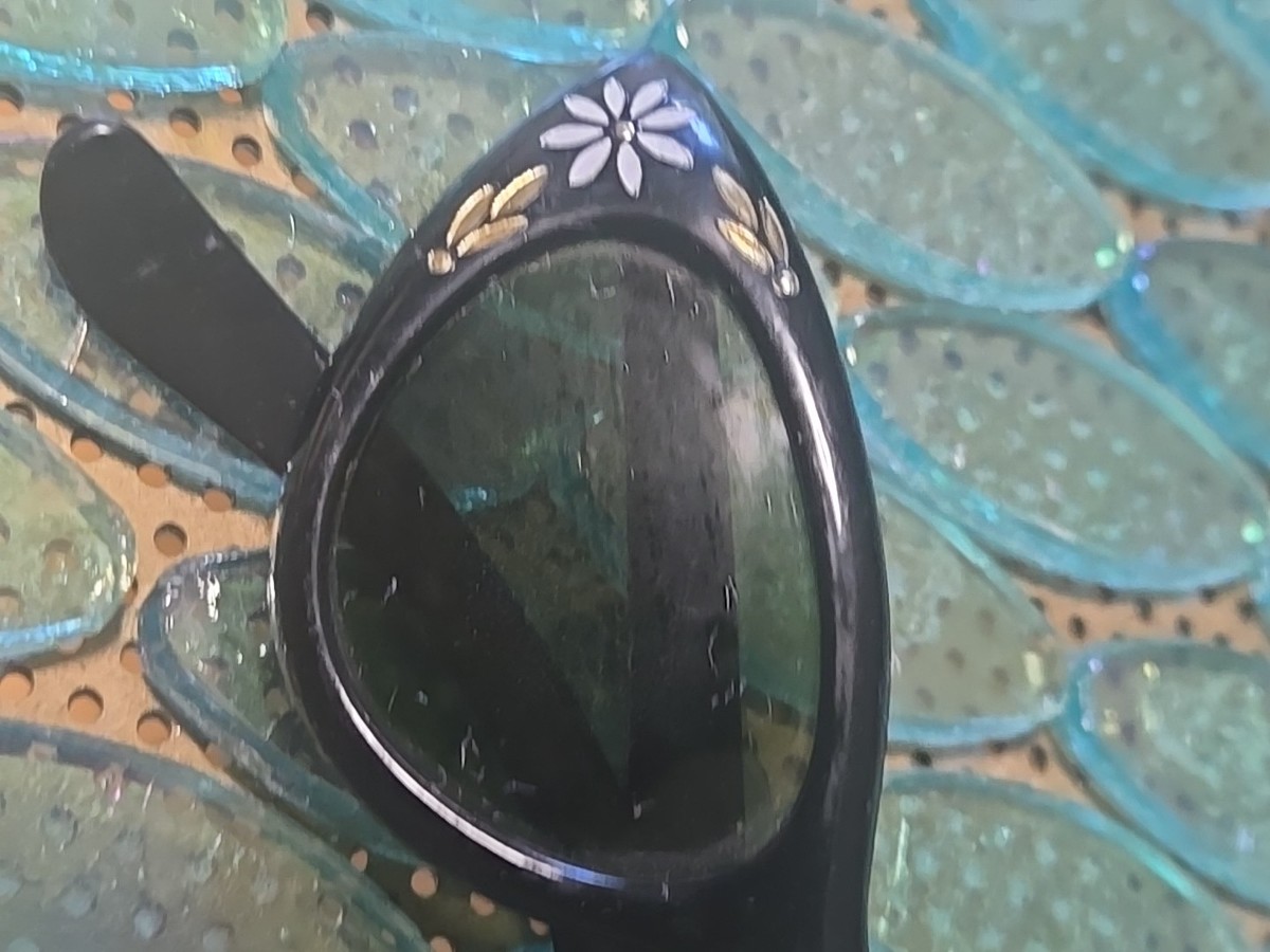 Vintage FG Cat Eye  Sunglasses Black Frame Women’s Cat Eye Cool! View 4
