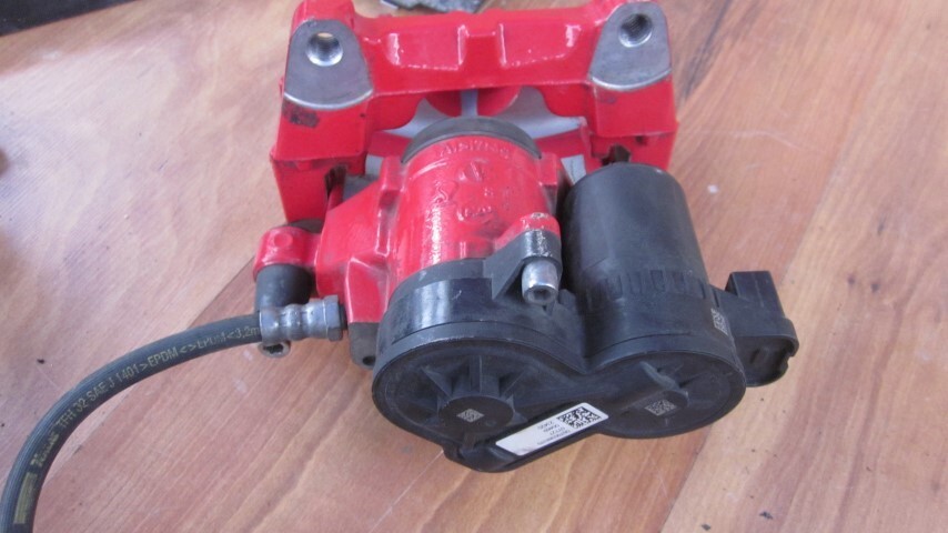 Maserati LEVANTE M161 3.0 CALIPER BRAKE 670038837