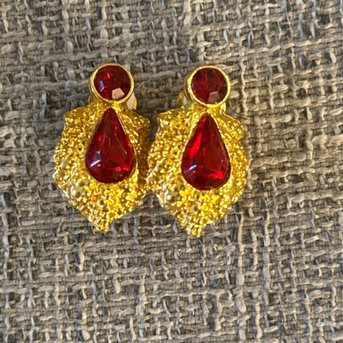 Vintage Gold Teardrop Earring Red Stone
