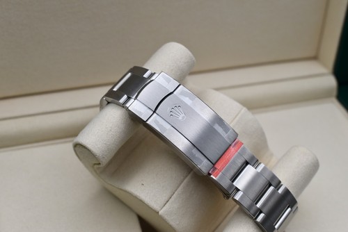 Rolex Oyster Perpetual 36 'Beige' | Stainless Steel | 126000 | 2025 Release - Picture 8 of 13