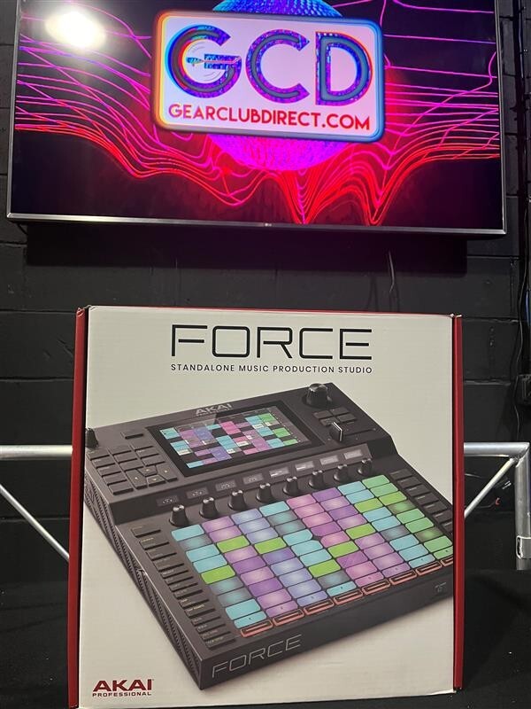 新品同様！★AKAI Professional FORCE DJパフォーマンス Akai Force Standalone Music Production/DJ Performance System