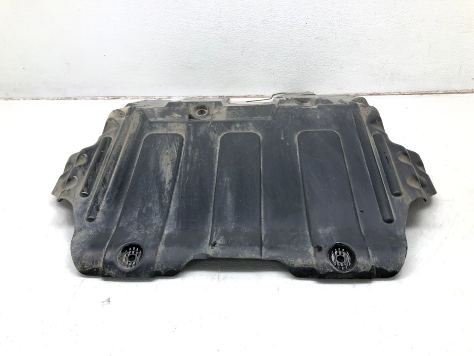 2015-2020 CHEVROLET SUBURBAN ПЕРЕДНИЙ ПОД КУЗОВОМ СКОЛЬЖЕНИЯ ПЛАСТИНА ЩИТОК OEM. - Изображение 2 из 4