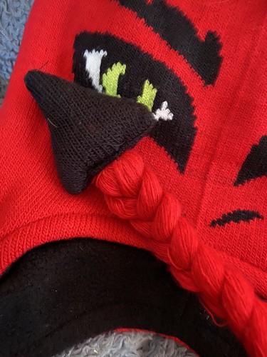 NUOVO cappello berretto rosso diavolo lavorato a maglia taglia unica trecce scivolo 3D corna pile adulto - Foto 2 di 5
