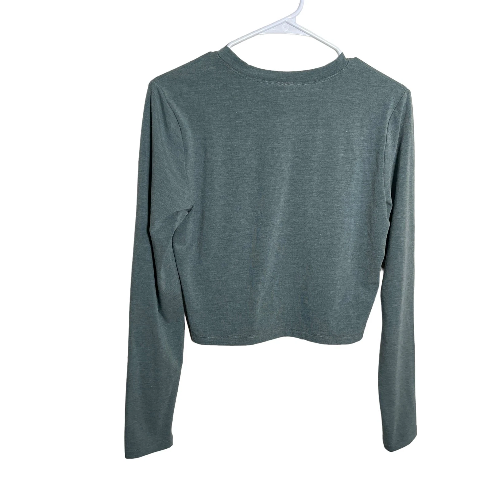yogalicious cropped athletic button henley tee top shirt