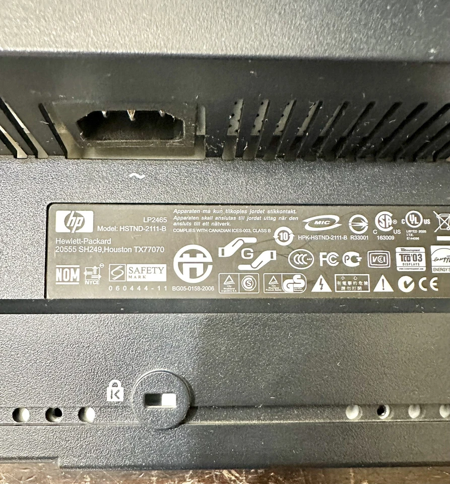 HP LP2465 Flatscreen LCD Monitor w/ Stand Active Matrix TFT 1920x1200 Resolution - Image 4 of 4