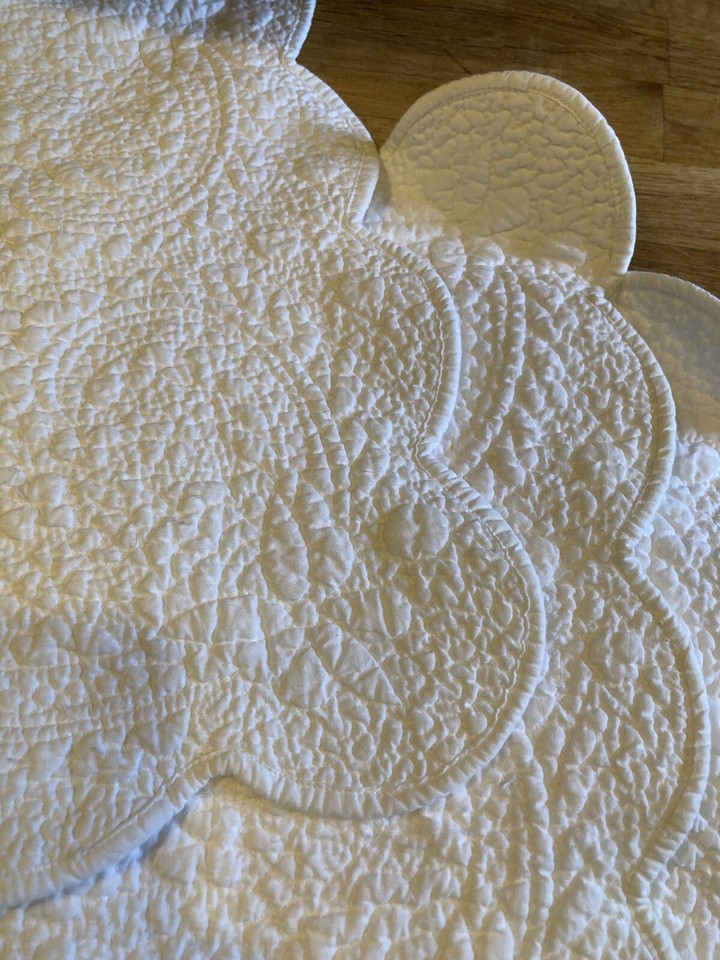 William sonoma placemat set 4 white quilted floral matelsse rectangle