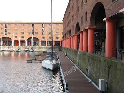 Foto 12x8 Albert Dock-side Toxteth Rejuvenated Dockland - the part of the c2011