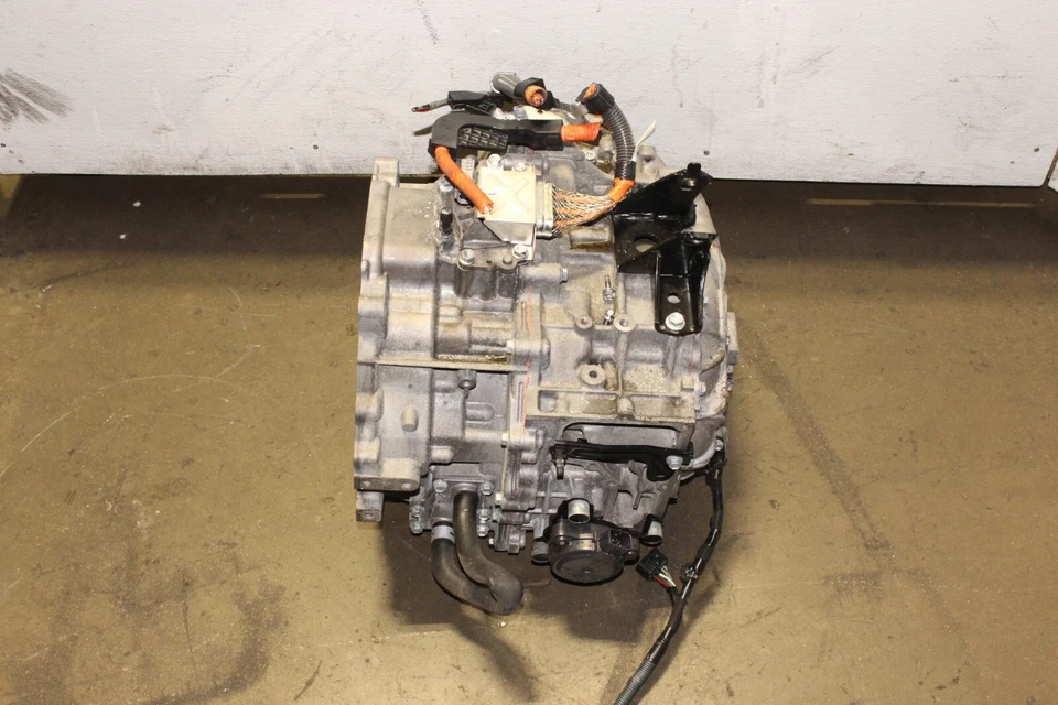 2010 2011 2012 2013 2014 2015 Toyota Prius 1.8L Hybrid CVT Auto Trans JDM 2ZRFXE - Image 3 of 4