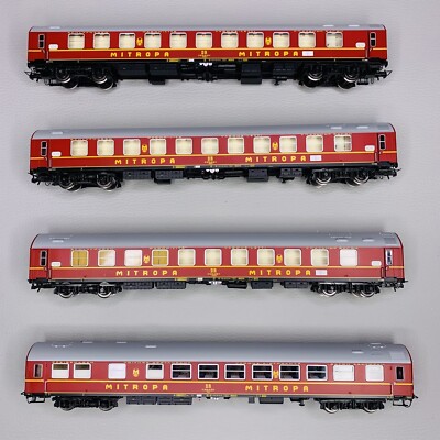Rivarossi HR4076 荷物車＋食堂車＋サロンカー ２輌に汚れ、傷あり Rivarossi HR4379 DR Set Mitropa Carriages Type OSShD Typ B 2 WLAB