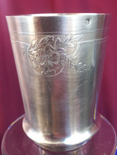 Timbale de baptême argent massif minerve 1er titre 77 g décor bouquets de fleurs