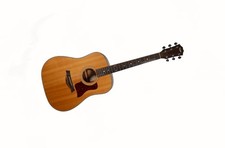 Taylor – 310 Acoustic Dreadnaught Guitar w/ OHSC – Used