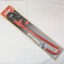 The Club Cl303 Pedal To Steering Wheel Anti-theft Lock Red Within 22.5-30