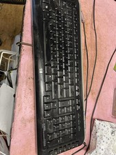 Klawiatura z pojemnikiem na sznurki 13