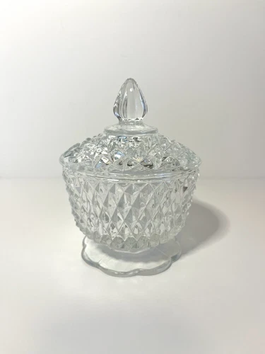 Vintage Anchor Hocking Wexford Sugar Bowl with Lid H: 4 3/4” D: 3 3/4”