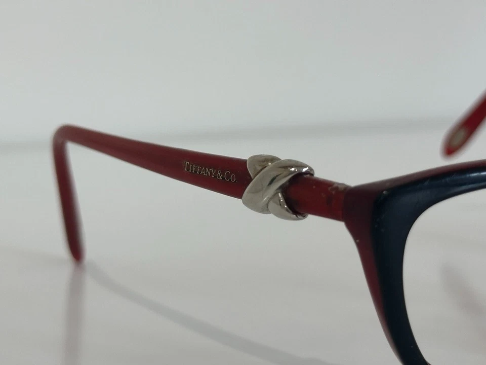 Marco óptico de gafas rojas ojo de gato Tiffany & Co. TF 2074 8156 54-16-135 Foto 4 de 4