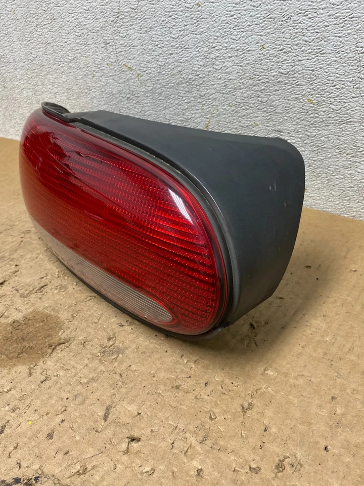 1996-2000 Chrysler Sebring Convertible Left Driver Lh Side Tail Light Q8799 DG - Image 2 of 4