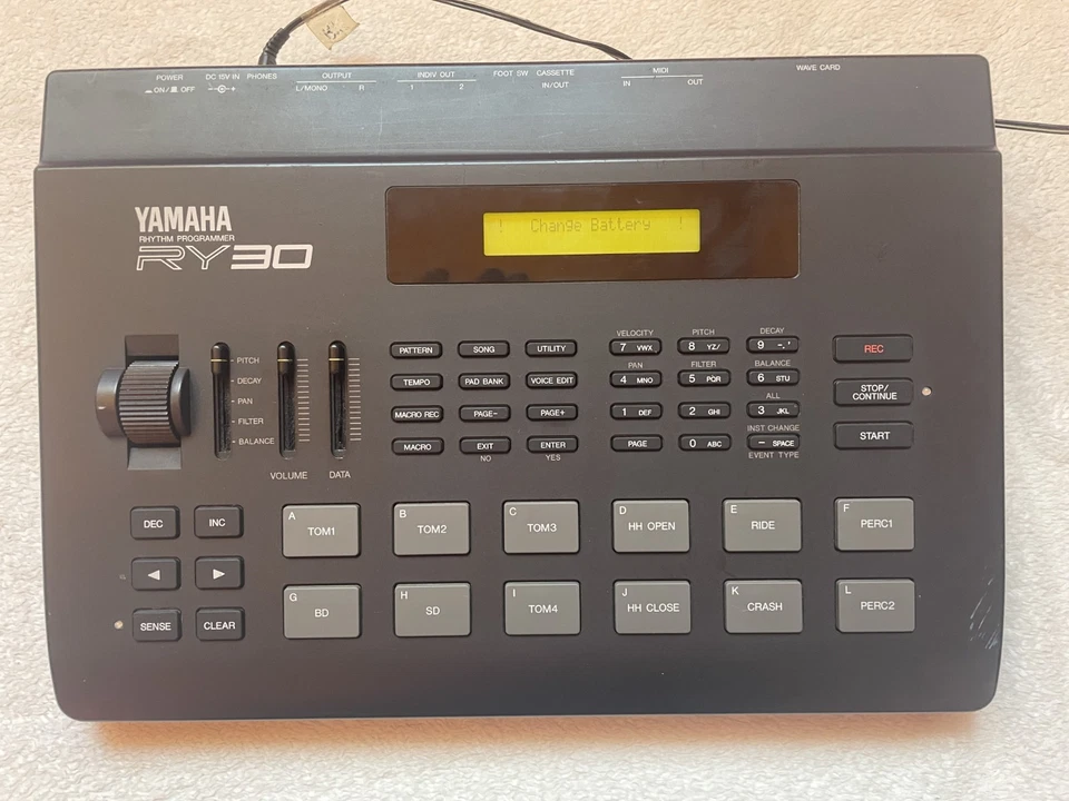 YAMAHA RY30  Rhythm Programmer Drum Machine - Bild 3 von 4