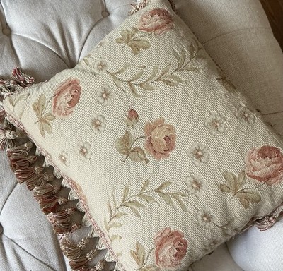 16  x 20  Handmade Pettipoint Needlepoint Pillow Cover Tassel Trim Excellent