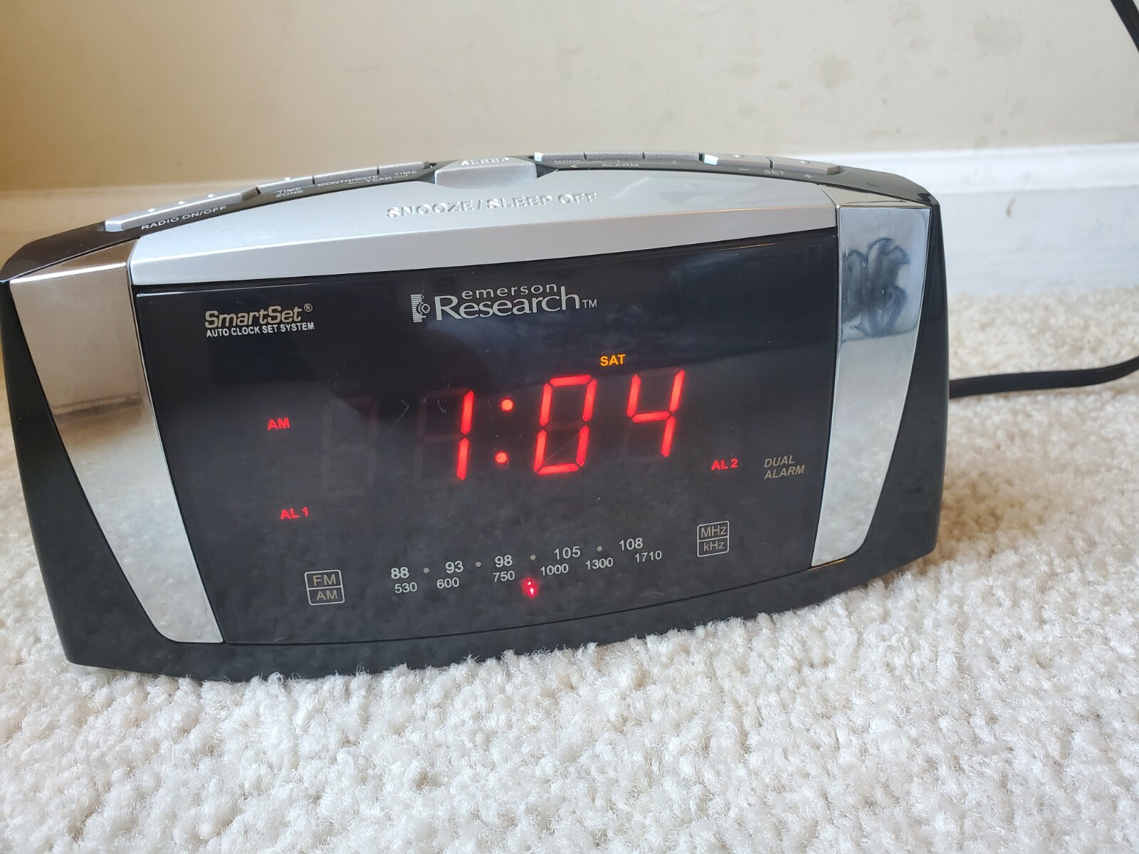 Emerson Research SmartSet AM/FM Radio Digital Clock Model No CKS055B ...