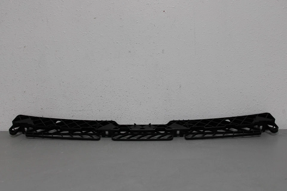 2012 2013 2014 2015 VOLKSWAGEN PASSAT FRONT CENTER GRILLE Foto 4 de 4