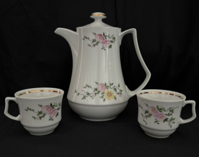 Vintage Henneberg Tea Pot German Democratic Republic Pink & White  & 2 Teacups 