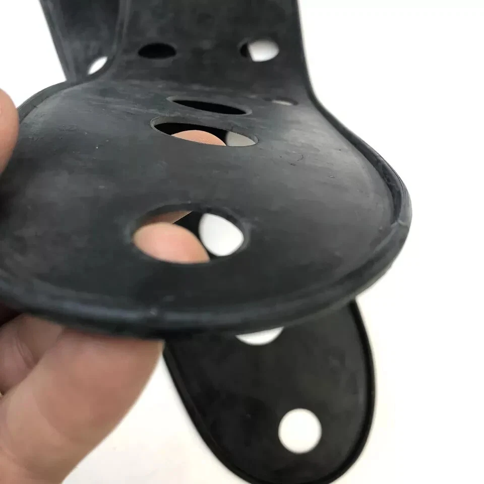 Par de almohadillas de goma negras para lámpara de luz delantera derecha e izquierda Dodge Deluxe 1937 Foto 4 de 4