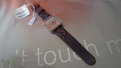 Montre Femme Blumarine Essence – Cadran Nacre, Boîtier Acier Ovale 31mm, étanche 30m, Neuve Avec étiquettes