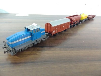 Märklin Komplettzug -002 mit Diesellok DHG 500 und Güterwagen            unverp.