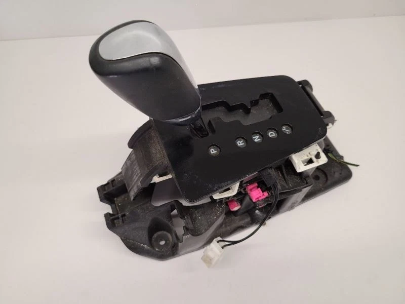 2011 Chrysler 200 Sedan AUTO seletor de alavanca de câmbio de marchas de piso - Imagem 2 de 4