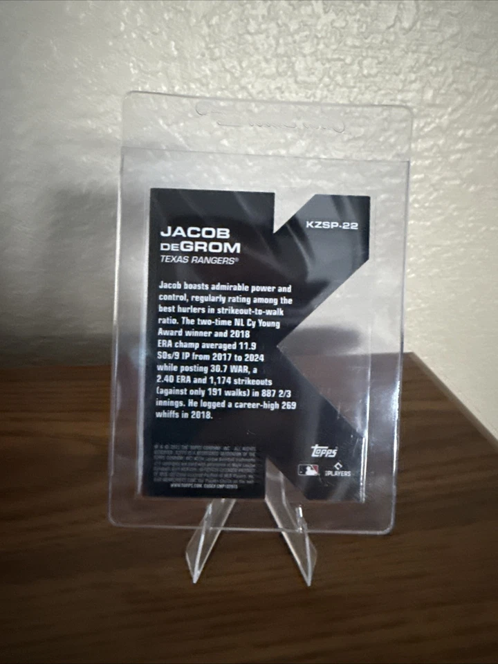 2025 Topps Serie 2 Backwards K Zone SSP Jacob deGrom (#KZSP-22) Estuche Hit 🔥 Foto 2 de 2