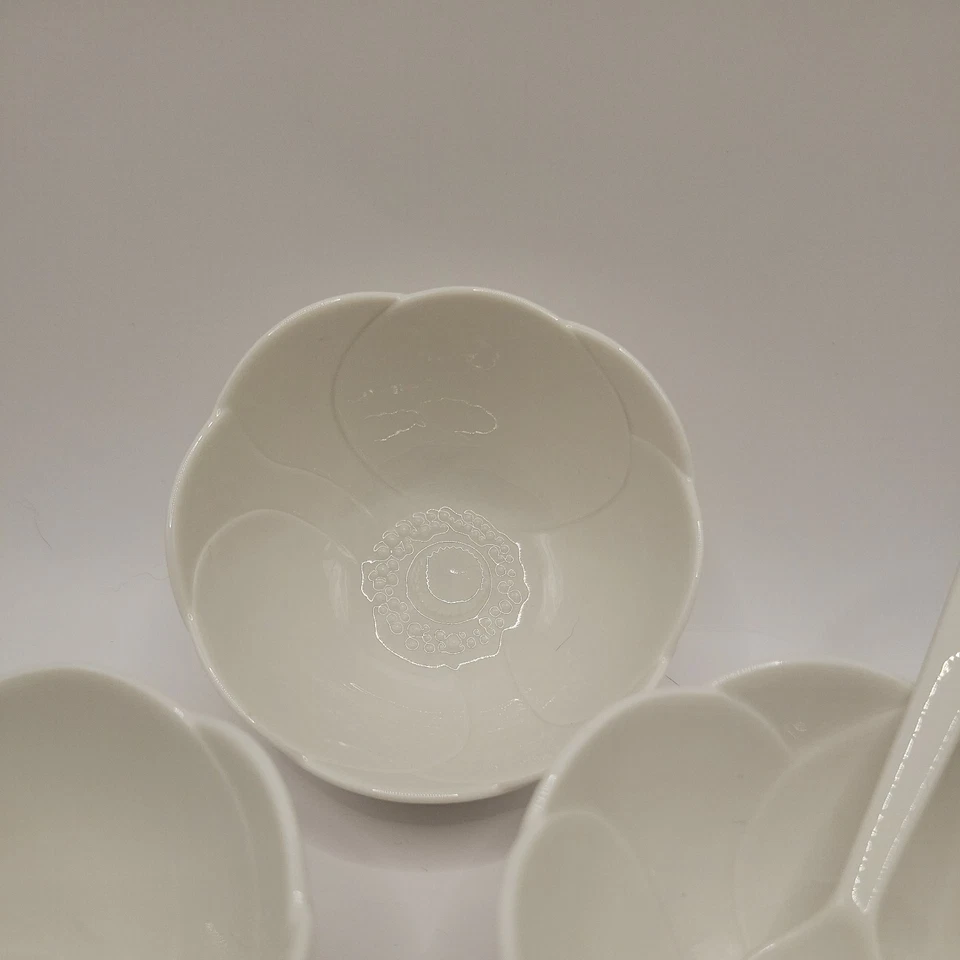 Juego de 3 cuencos con forma de flor de helado de melamina Martha Stewart con 2 cucharas blanco Foto 3 de 4