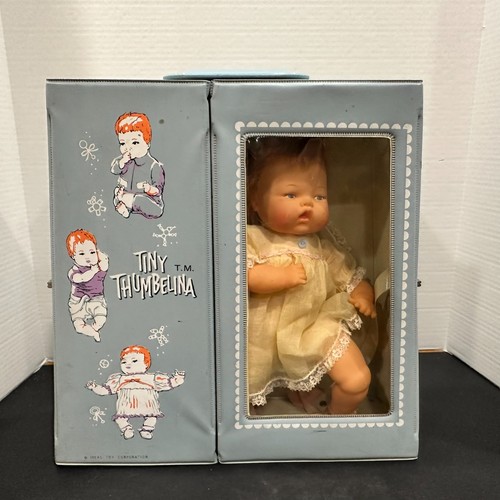 Vintage Ideal kleine Däumelinchen Puppe in Box mit Zubehör - top