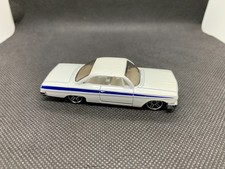 Hot Wheels - ‘62 Chevy Chevrolet Impala White - Diecast - 1:64 Scale - USED