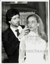 Press Photo Actors Kim Zimmer, Jeff Allin on "The Doctors" - lrp94496