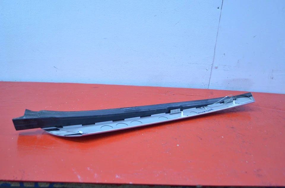 97-04 MERCEDES R170 SLK320 LADO DERECHO PASAJERO EXTERIOR UN PILAR MOLDURA OEM Foto 3 de 4