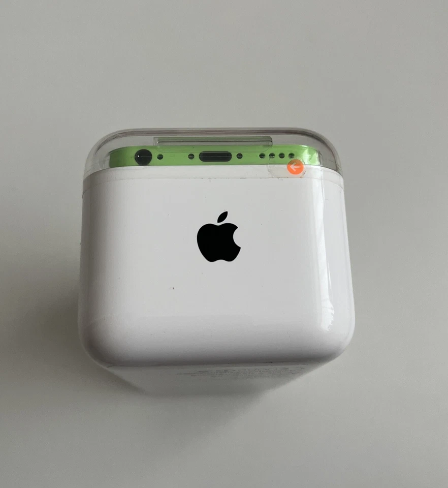 New Sealed Old Stock Apple iPhone 5c 32gb 7th Generation - Rare iOS 7 - Image 2 of 4