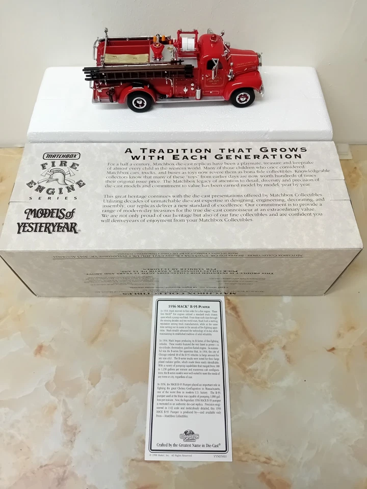 Matchbox Collectibles YYM35810 1956 Mack B-95 Pumper Evans City - Image 2 of 4