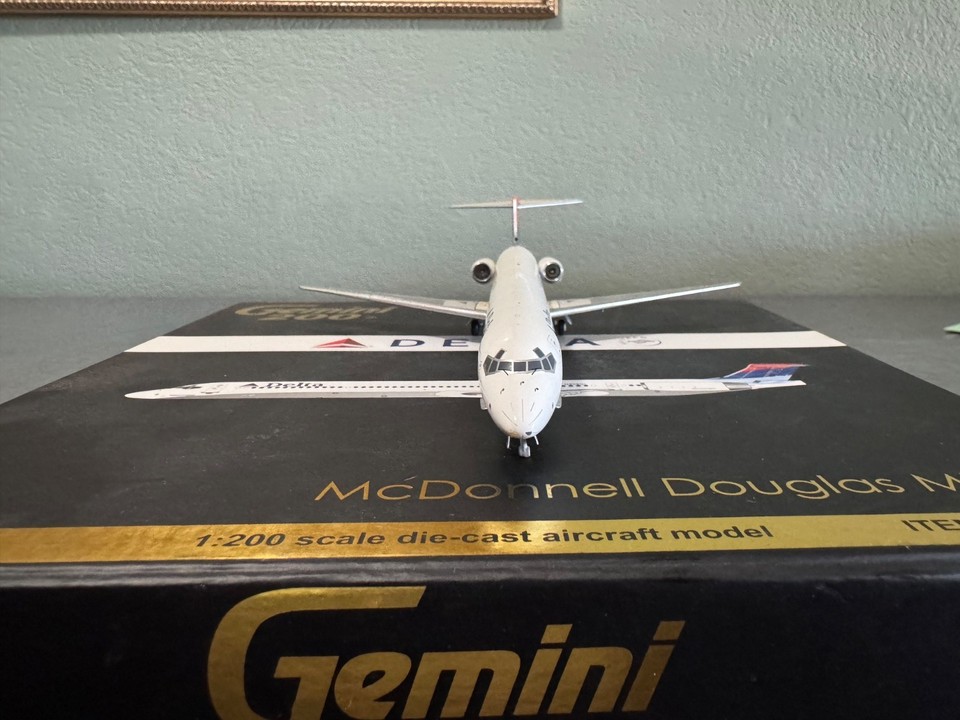 Gemini Jets 200 Delta Md-80 N908DL Colors in motion Item #G2DAL133 | eBay