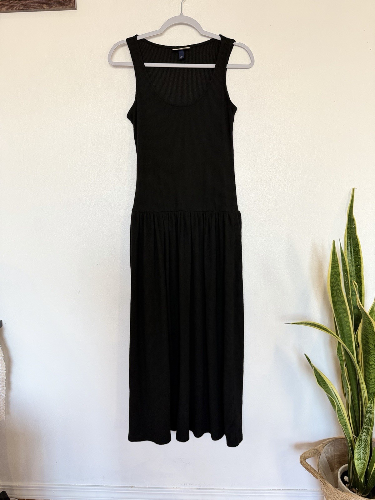Universal Thread Women's Black Ribbed Knit Scoop Neck Sleeveless Midi Dress XS