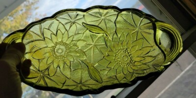 Green Glass Pickle Dish Lily Pons Oval 2-Handle Olive Bowl Vintage Indiana #605