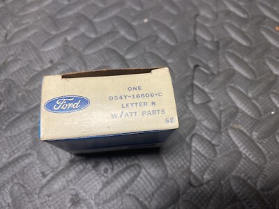 NOS 75-80 MERCURY MONARCH EMBLEM ORNAMENT NAME PLATE HOOD LETTER R D54Y-16606C