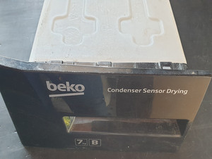 Beko Wäschetrockner DCU7230B - Kondensator Wassertank Schubladeneinheit