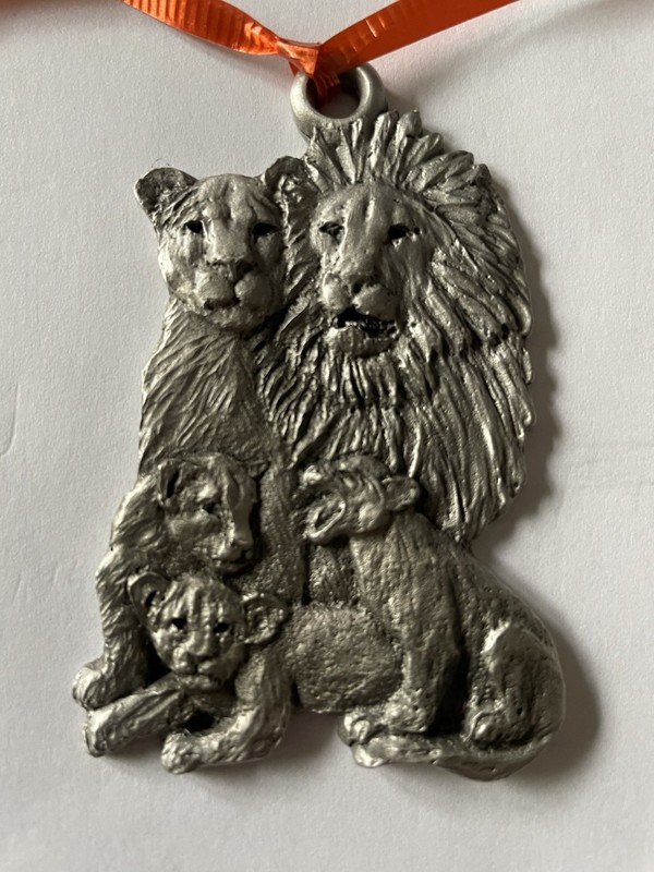 Fine Pewter Animal Ornament - Family Of Lions
