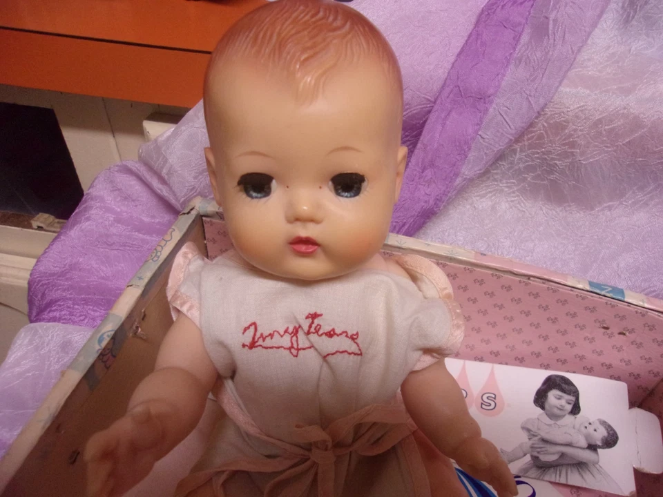 "Muñeca Tiny Tears vintage de personajes americanos de 12"" en estuche original" Foto 4 de 4