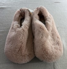 Old Navy Ladies' Soft Fluffy Faux Fur Cushioned Pink House Slippers Sz 5-6 Shoes