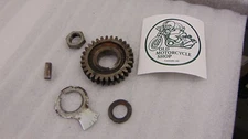YAMAHA 1980 XT500 CRANK DRIVE GEAR, TIMING PLATE, NUT ASSEMBLY 